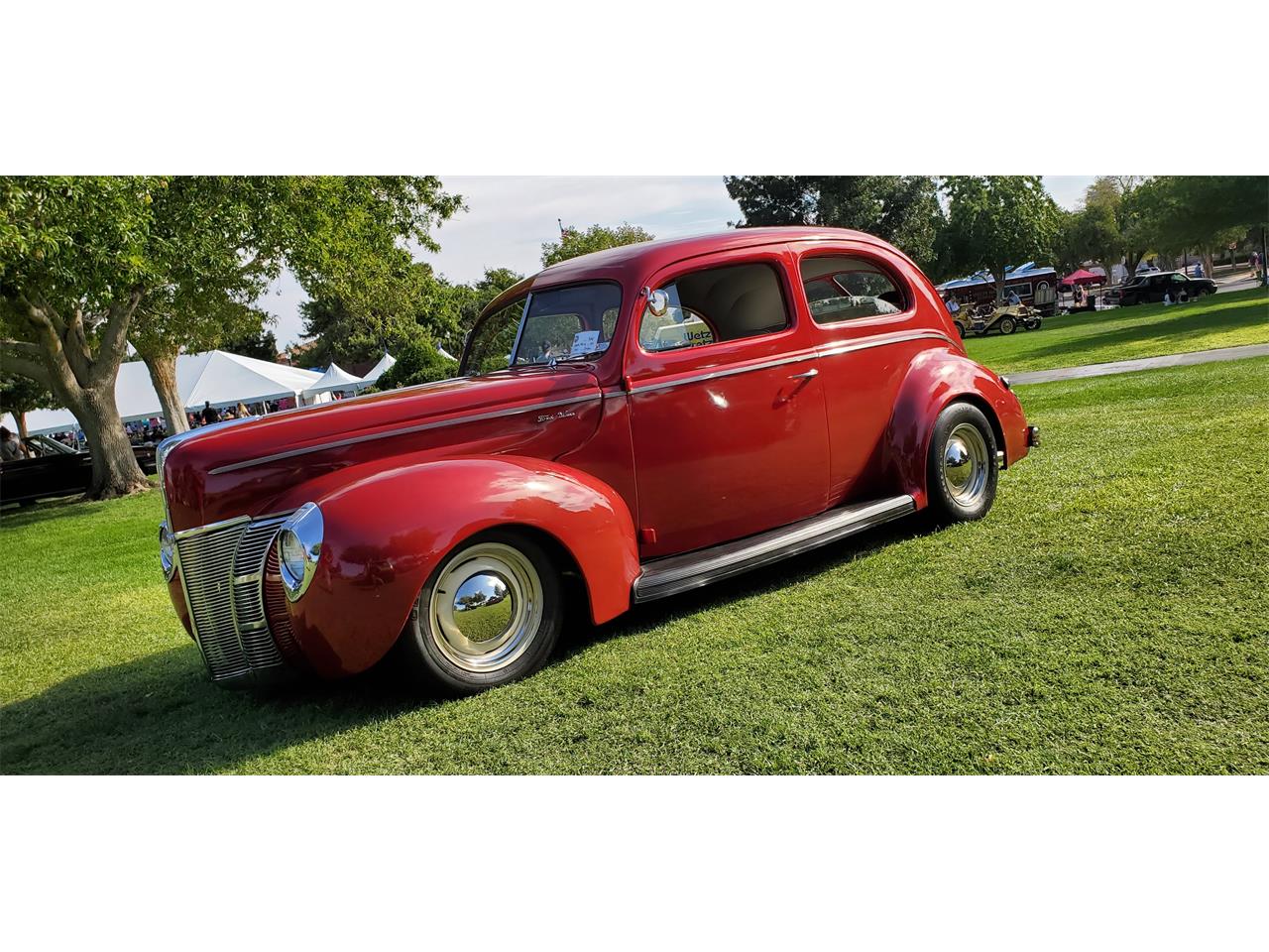 Ford-2-dr-sedan-1940-Red-Gray-1