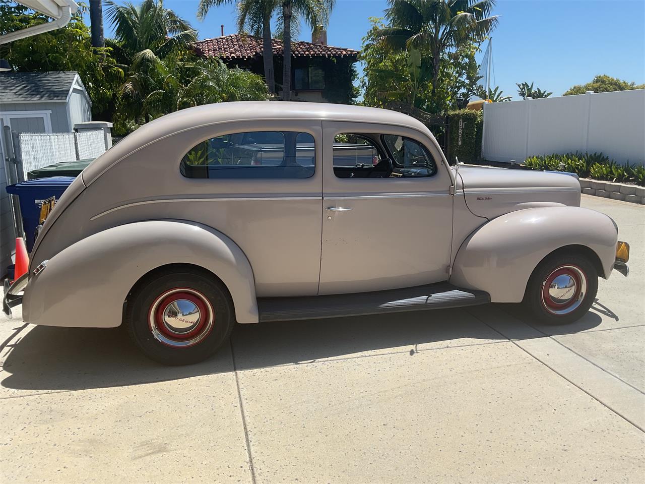 Ford-2-dr-sedan-1940-Tan-Brown-1