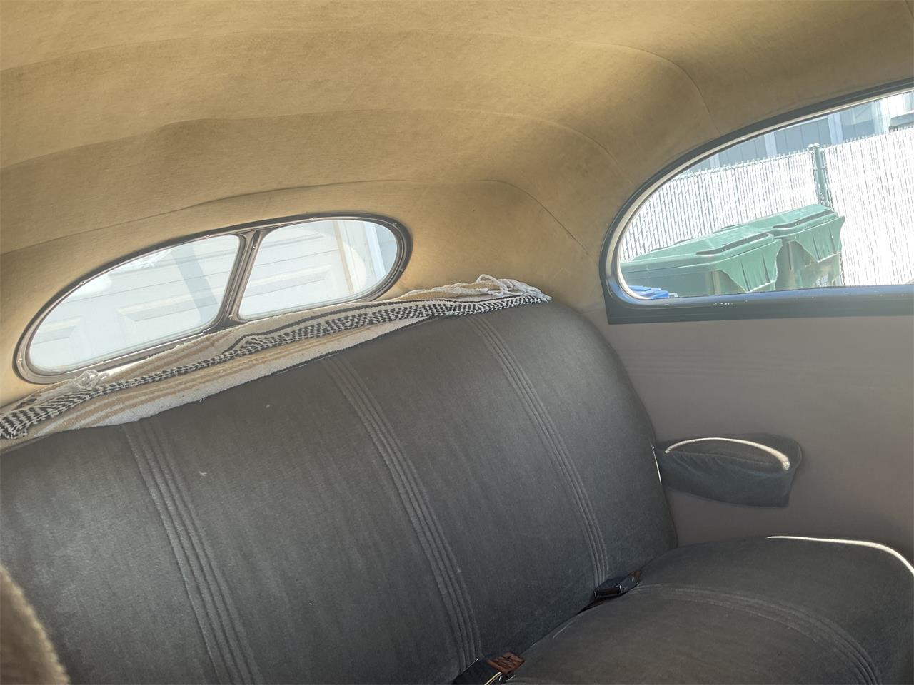 Ford-2-dr-sedan-1940-Tan-Brown-13