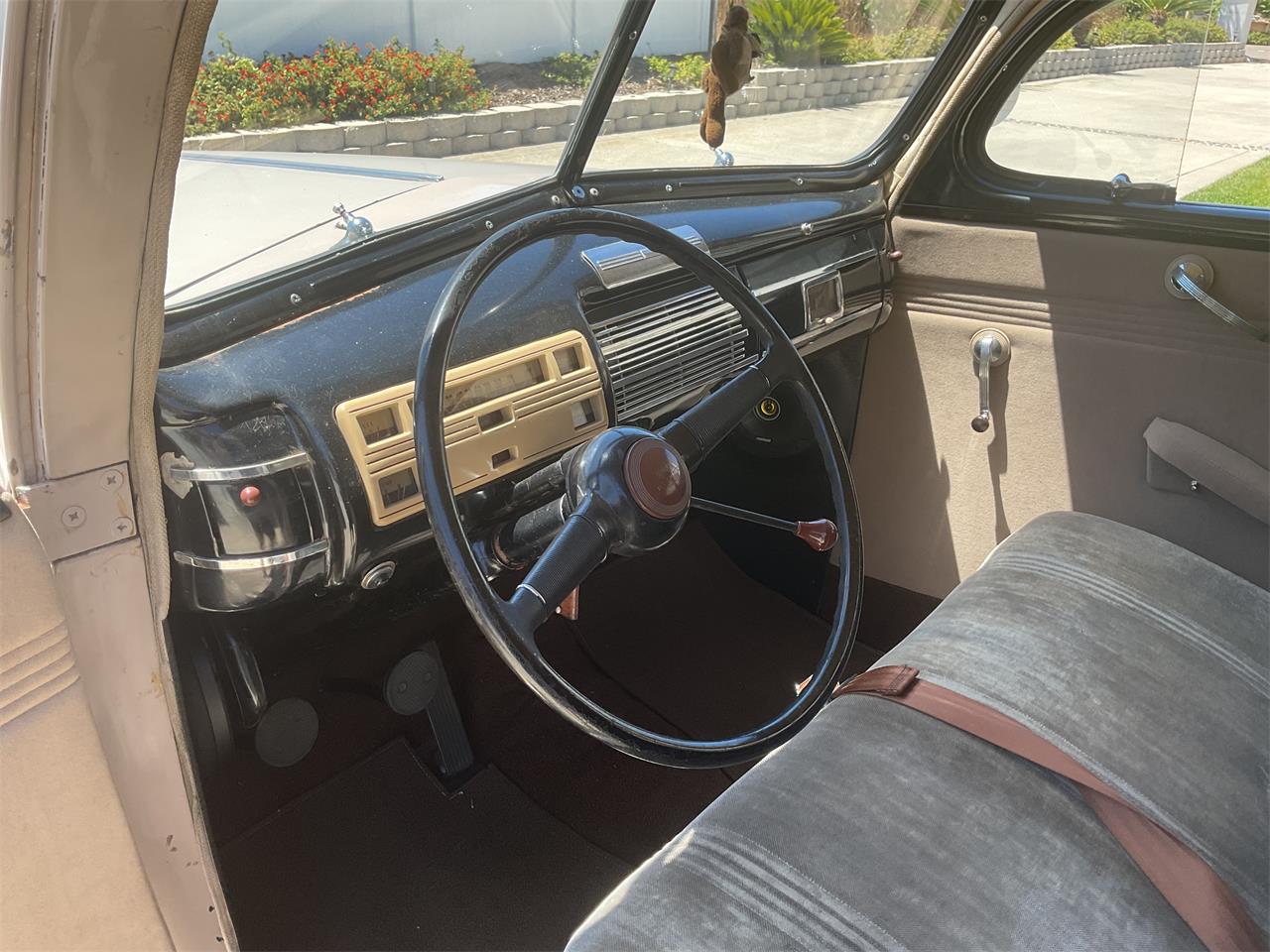 Ford-2-dr-sedan-1940-Tan-Brown-16