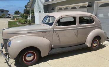 Ford-2-dr-sedan-1940-Tan-Brown-3