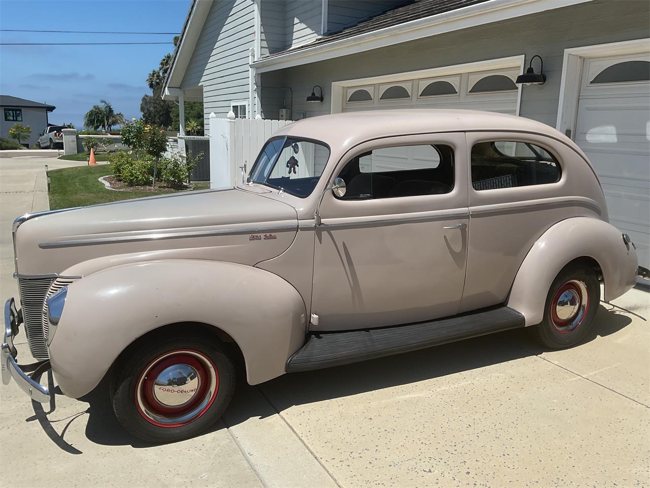 Ford-2-dr-sedan-1940-Tan-Brown-3