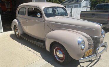 Ford-2-dr-sedan-1940-Tan-Brown