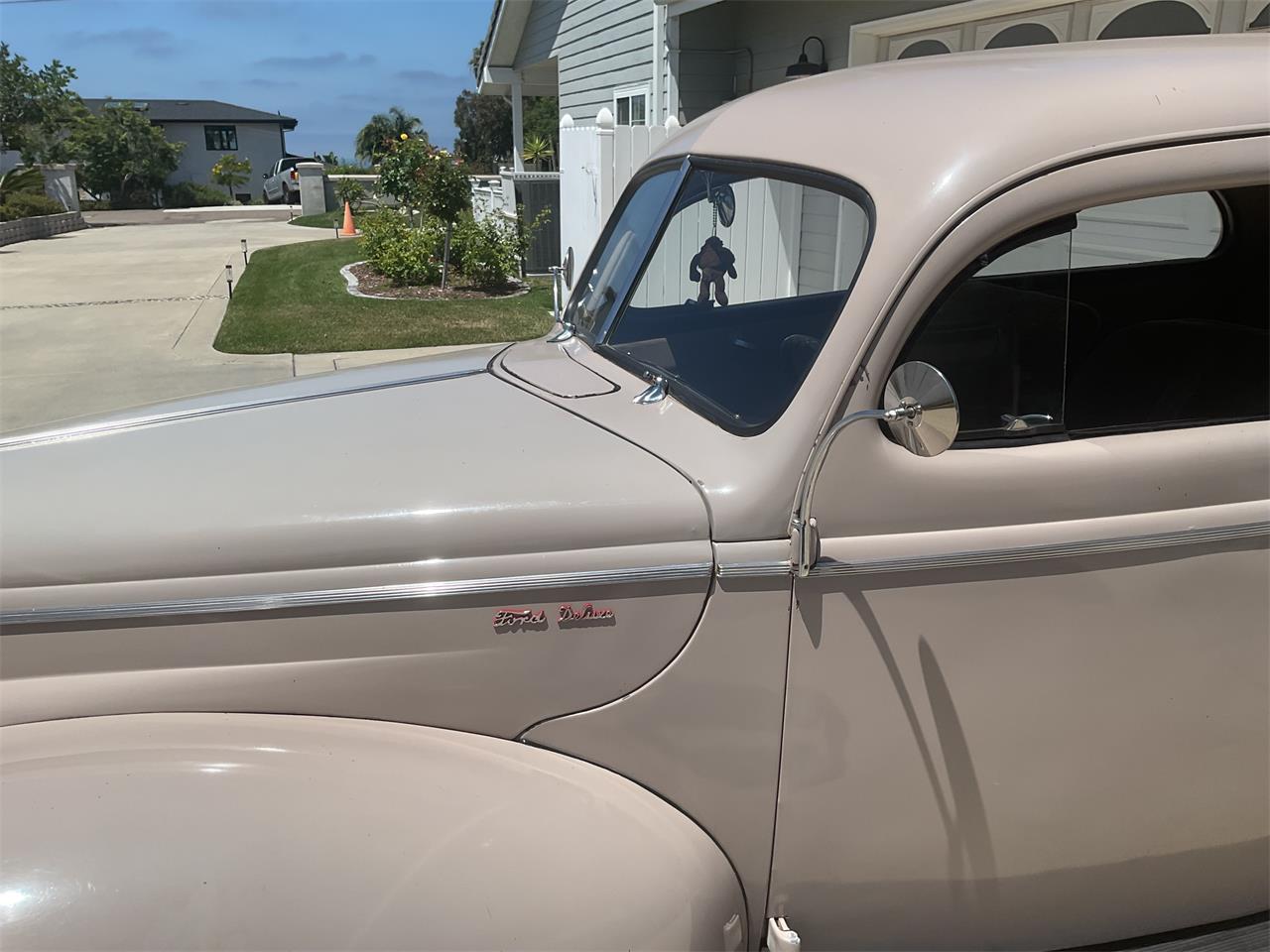 Ford-2-dr-sedan-1940-Tan-Brown-5