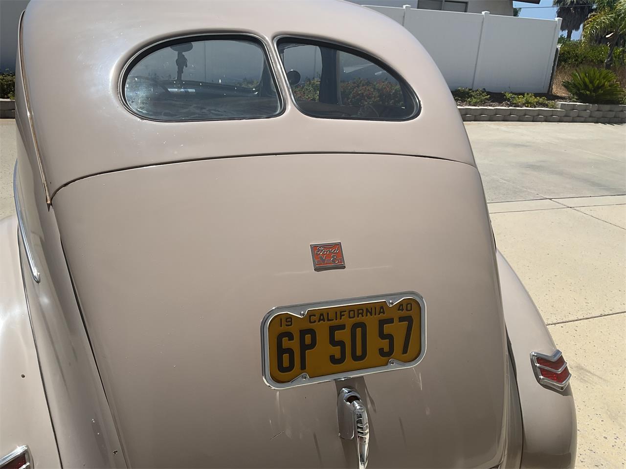 Ford-2-dr-sedan-1940-Tan-Brown-7