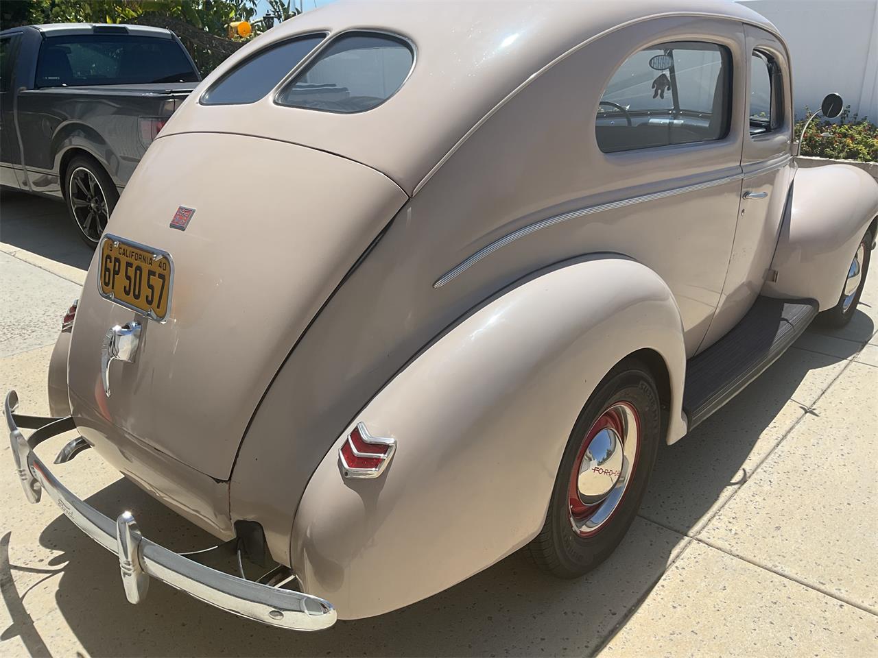 Ford-2-dr-sedan-1940-Tan-Brown-8