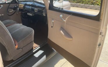 Ford-2-dr-sedan-1940-Tan-Brown-9