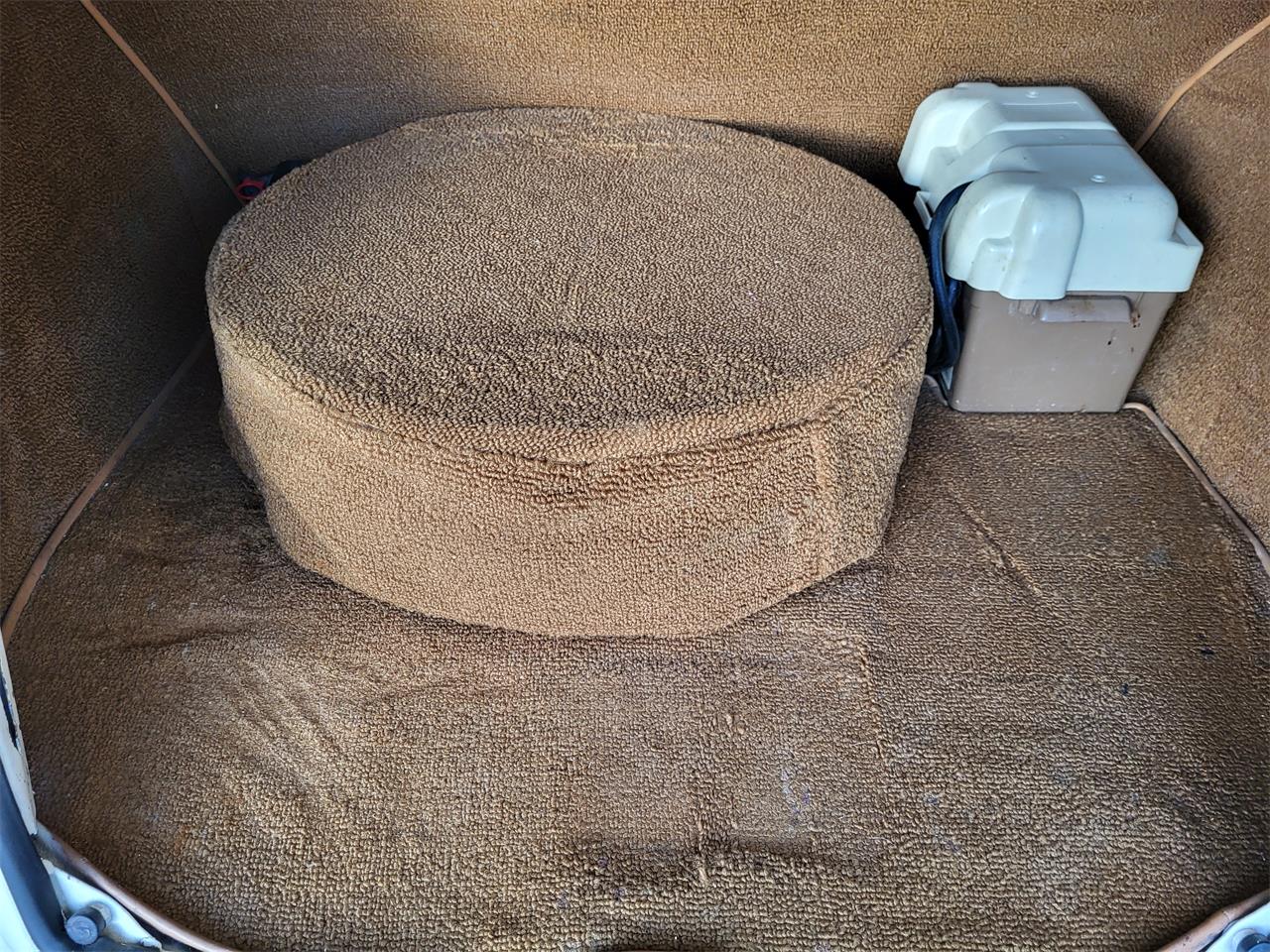 Ford-2-dr-sedan-1940-Vanilla-Shake-Tan-10