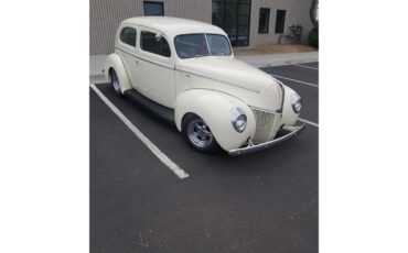 Ford-2-dr-sedan-1940-Vanilla-Shake-Tan-13