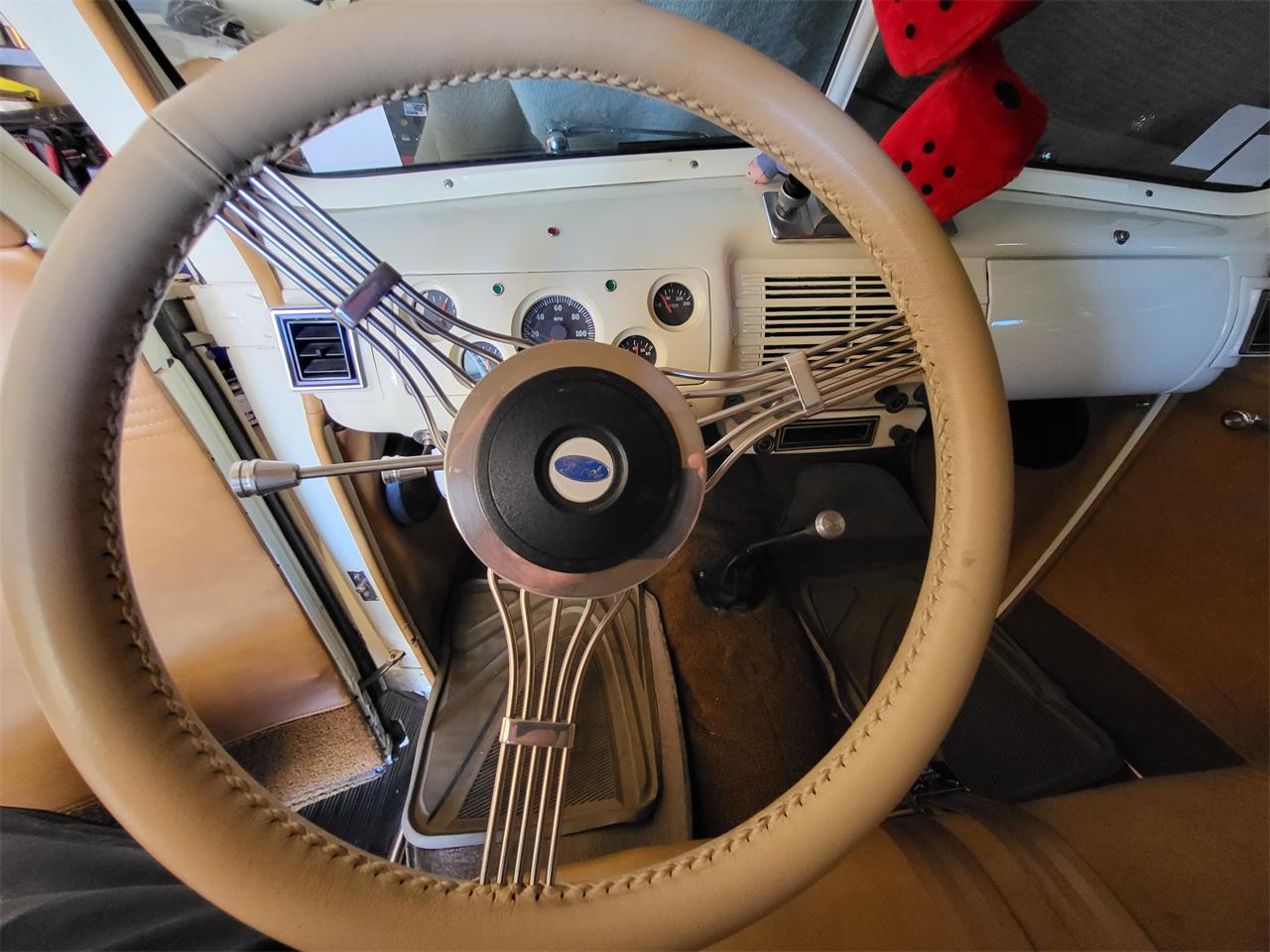 Ford-2-dr-sedan-1940-Vanilla-Shake-Tan-14