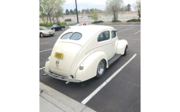 Ford-2-dr-sedan-1940-Vanilla-Shake-Tan