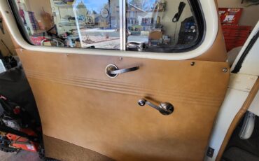 Ford-2-dr-sedan-1940-Vanilla-Shake-Tan-4