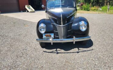 Ford-2-dr-sedan-1940-black-1