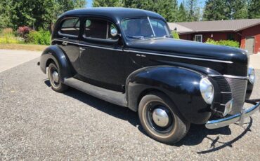 Ford-2-dr-sedan-1940-black