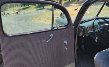Ford-2-dr-sedan-1940-black-6