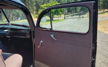 Ford-2-dr-sedan-1940-black-8