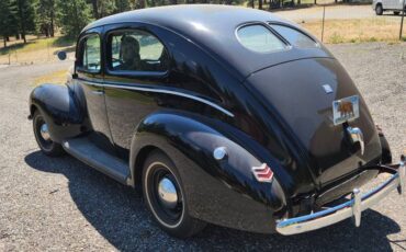 Ford-2-dr-sedan-1940-black-9