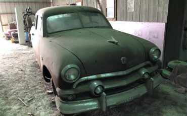 Ford-2-dr-sedan-1951-Black-surface-rust-Gray-and-Red-cloth-1