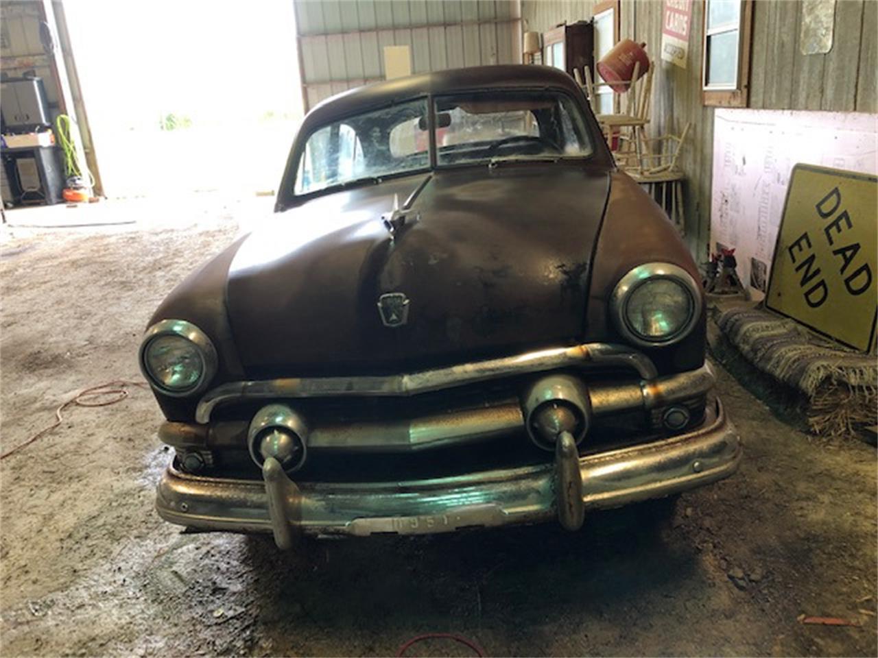 Ford-2-dr-sedan-1951-Black-surface-rust-Gray-and-Red-cloth-7