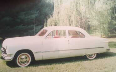 Ford-2dr-sedan-1950-white