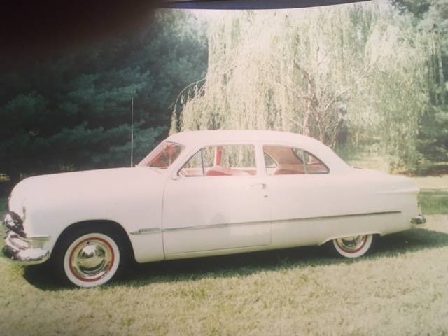 Ford-2dr-sedan-1950-white
