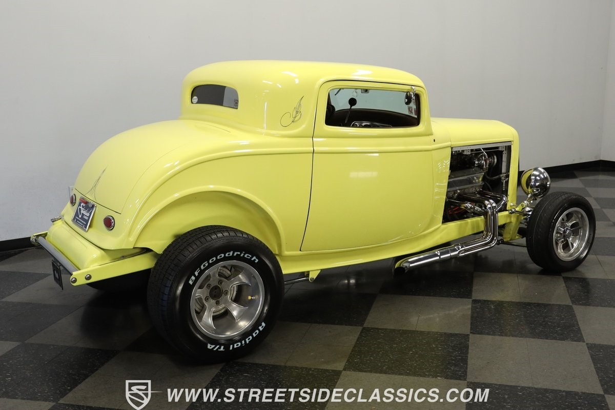 Ford-3-Window-1932-Coupe-11