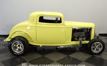 Ford-3-Window-1932-Coupe-12