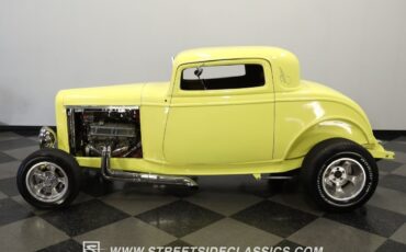 Ford-3-Window-1932-Coupe-2