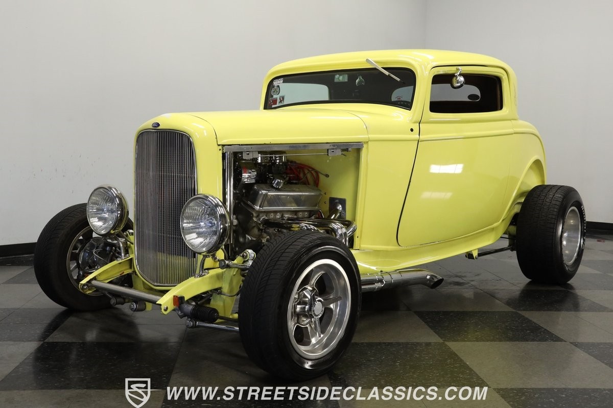 Ford-3-Window-1932-Coupe-20