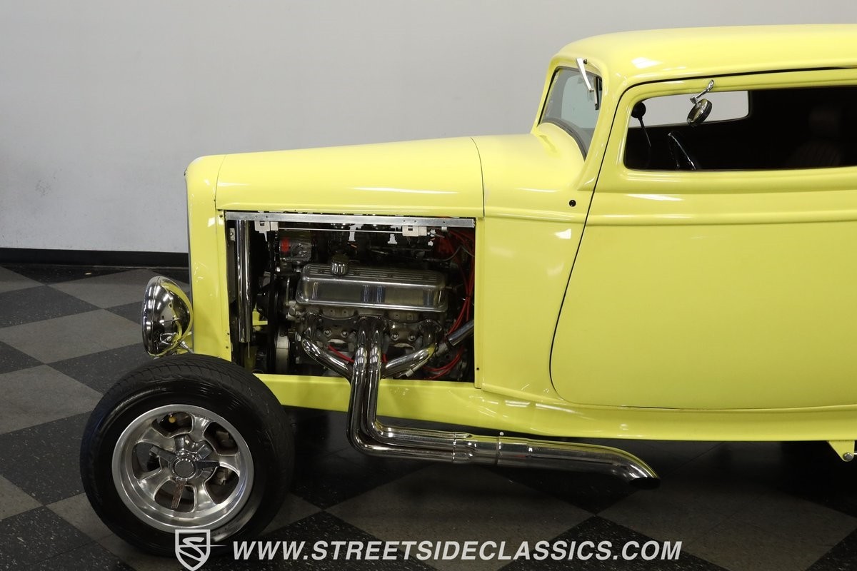 Ford-3-Window-1932-Coupe-22