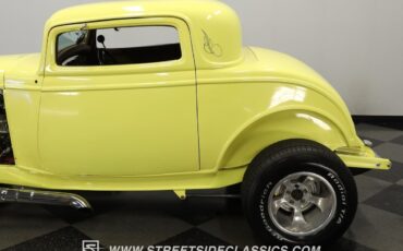 Ford-3-Window-1932-Coupe-23