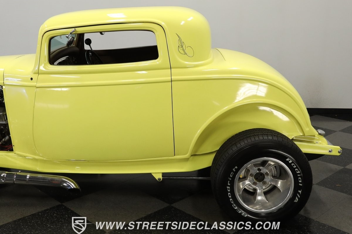 Ford-3-Window-1932-Coupe-23