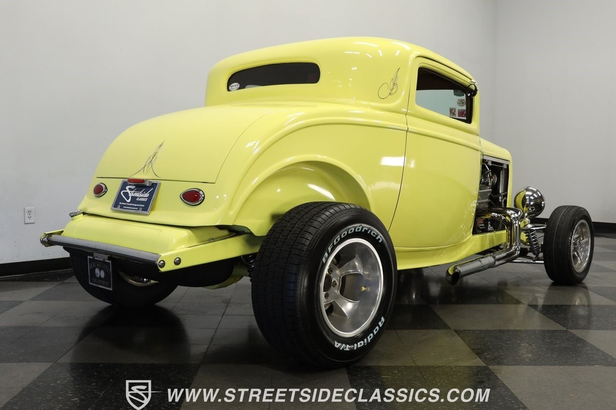 Ford-3-Window-1932-Coupe-25