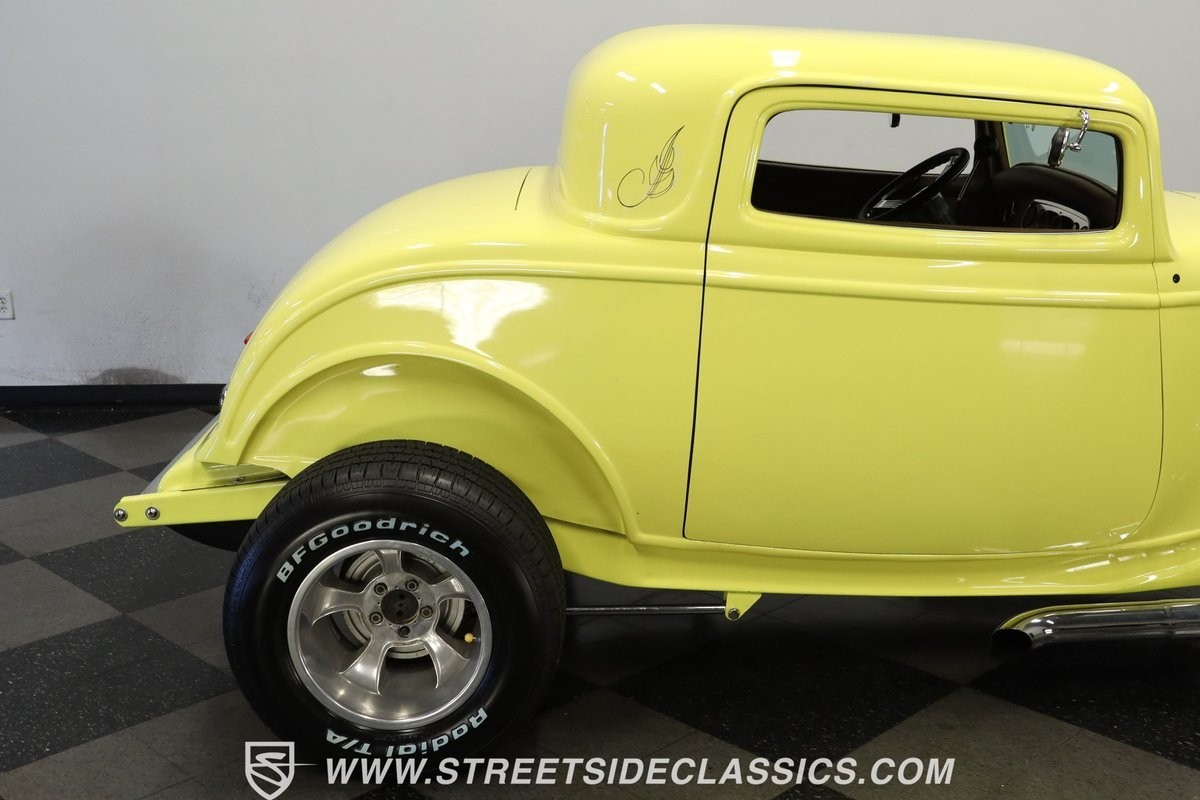 Ford-3-Window-1932-Coupe-27