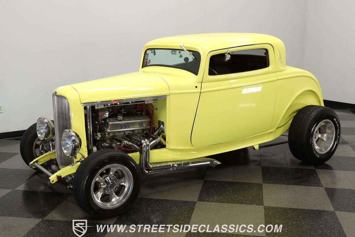 Ford-3-Window-1932-Coupe-5