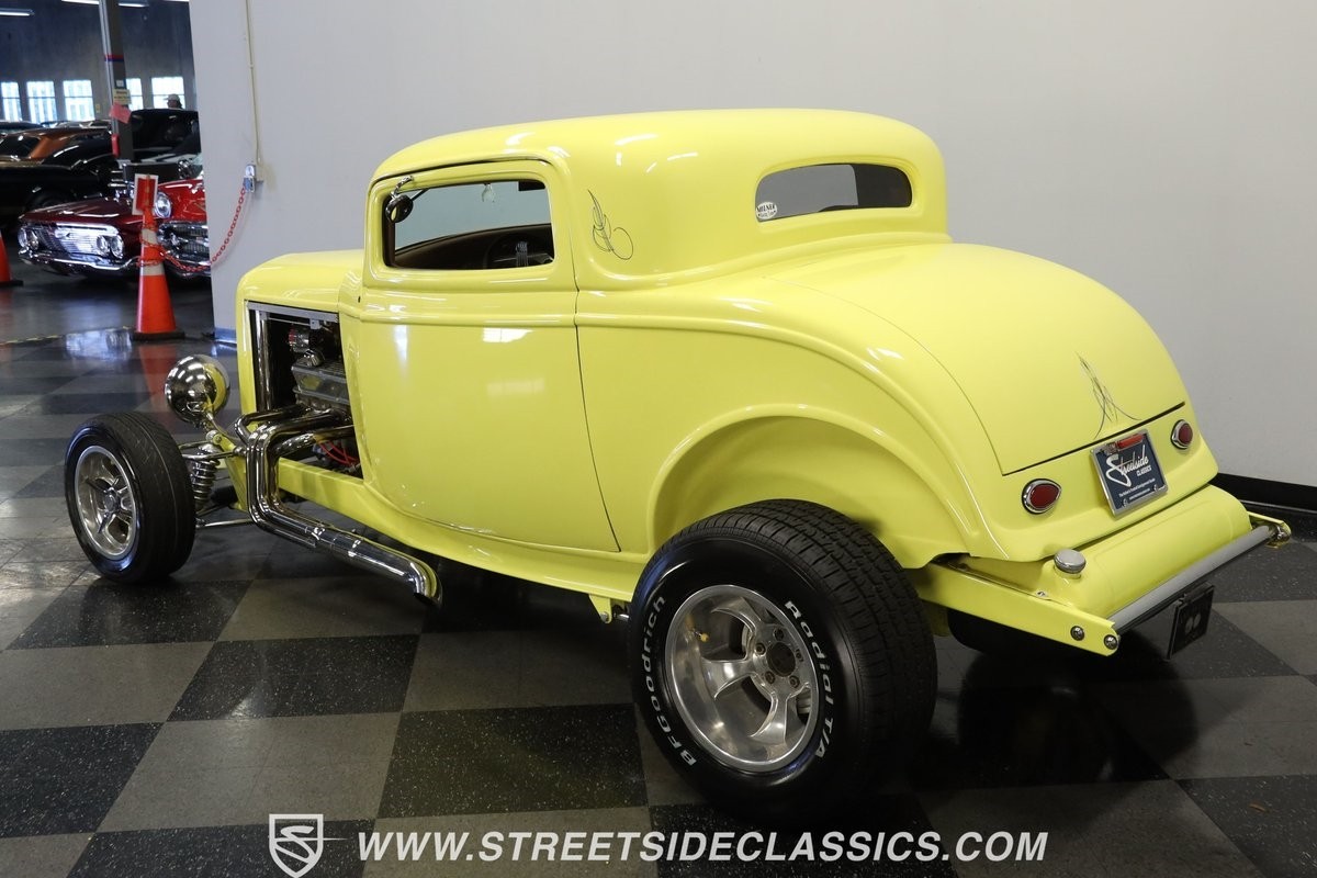 Ford-3-Window-1932-Coupe-6