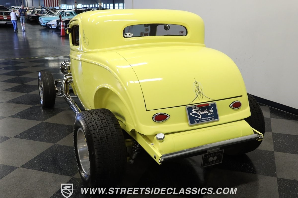 Ford-3-Window-1932-Coupe-7