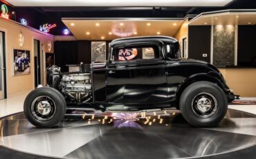 Ford-3-window-1932-Black-19