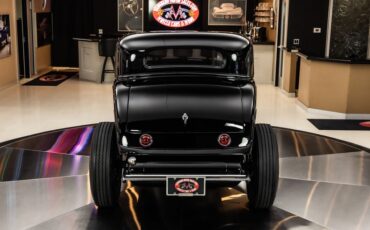 Ford-3-window-1932-Black-24