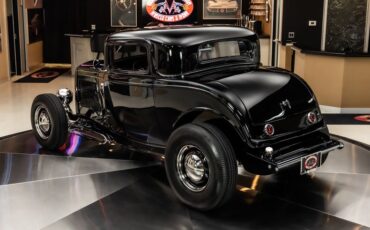Ford-3-window-1932-Black-26
