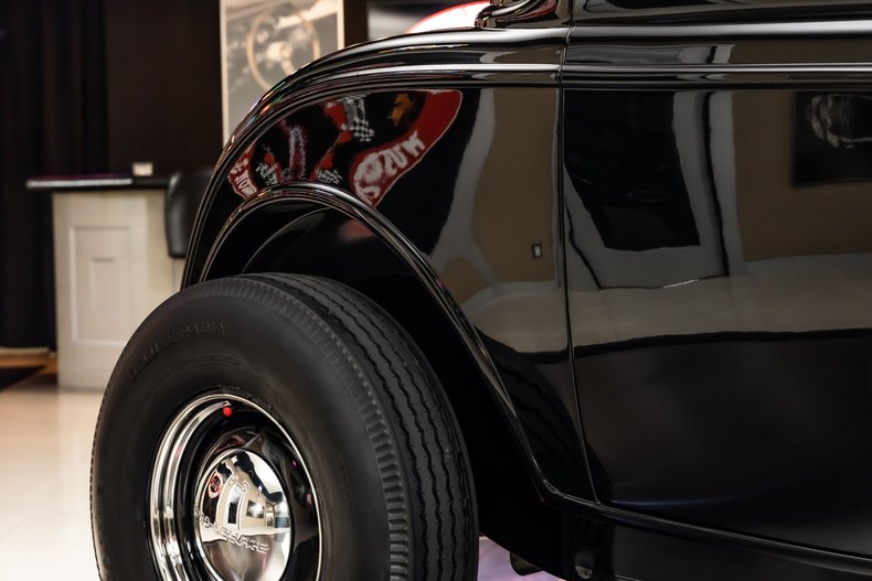 Ford-3-window-1932-Black-33