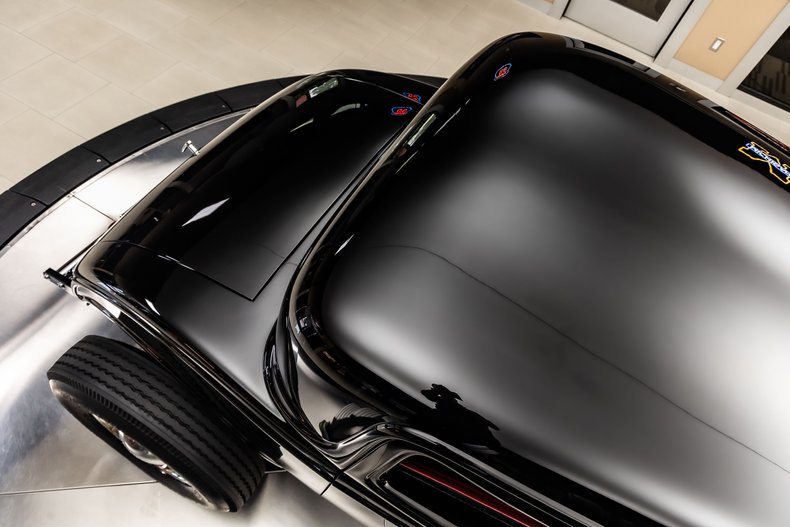 Ford-3-window-1932-Black-34