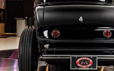 Ford-3-window-1932-Black-41