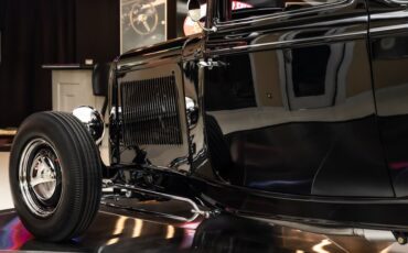 Ford-3-window-1932-Black-43