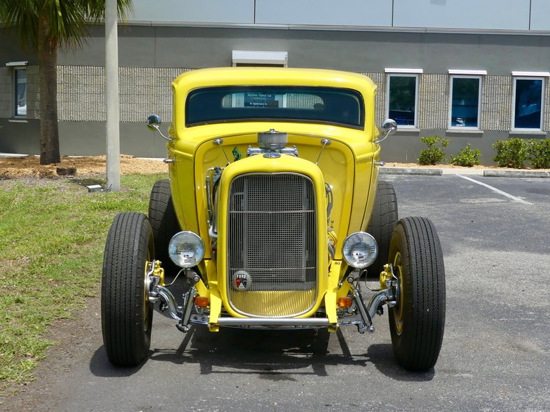 Ford-3-window-1932-Bright-Yellow-Tan-26