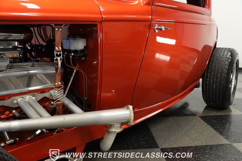 Ford-3-window-1932-Burnt-Orange-Metalli-Saddle-18