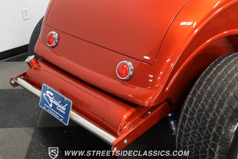 Ford-3-window-1932-Burnt-Orange-Metalli-Saddle-21