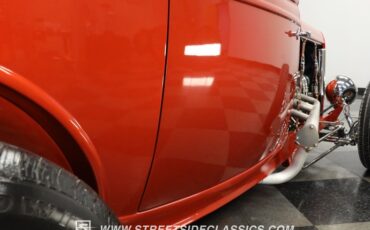 Ford-3-window-1932-Burnt-Orange-Metalli-Saddle-23