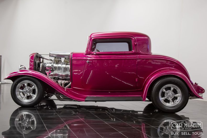 Ford-3-window-1932-Rosewood-Metallic-White-Rose-Leather-1