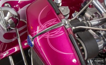 Ford-3-window-1932-Rosewood-Metallic-White-Rose-Leather-15